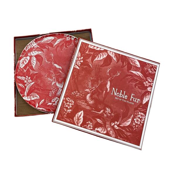 Neiman Marcus NOBLE FUR 10in Porcelain Dinner Plates In Gift Box Red White Set 2 - Picture 1 of 14